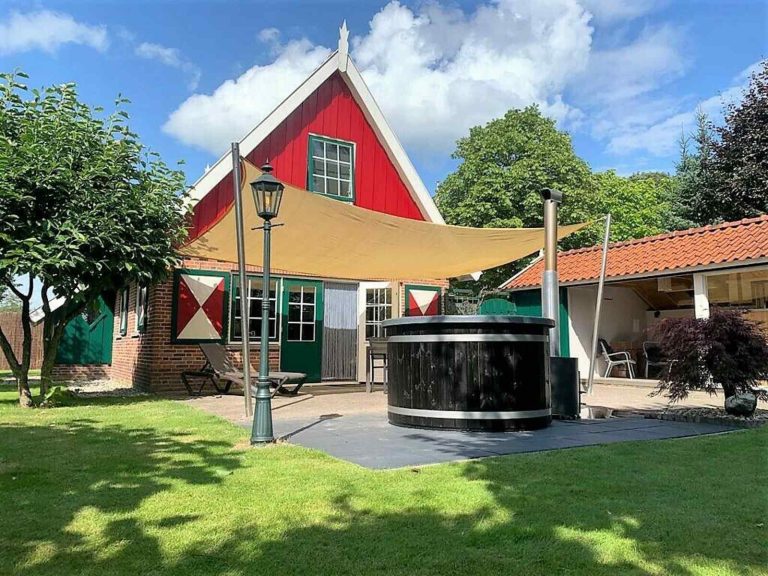 Luxe 5 persoons vakantiehuis met hottub