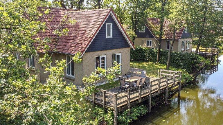 6-persoons vakantiehuis direct aan het water