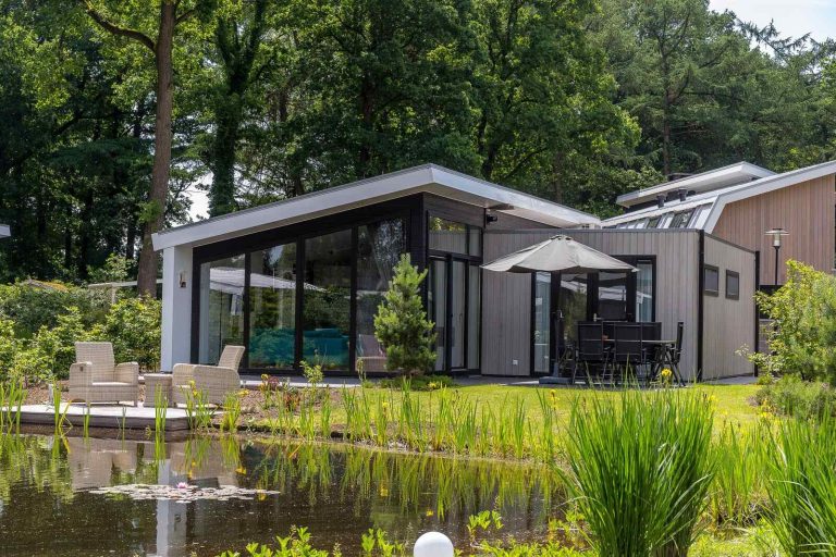 6 persoons lodge met hottub op een vakantiepark in de Veluwe