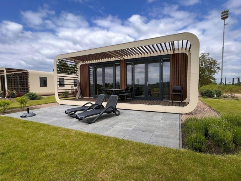 Luxe 2P wellness studio met sauna en ligbad op vakantiepark Marina Strandbad