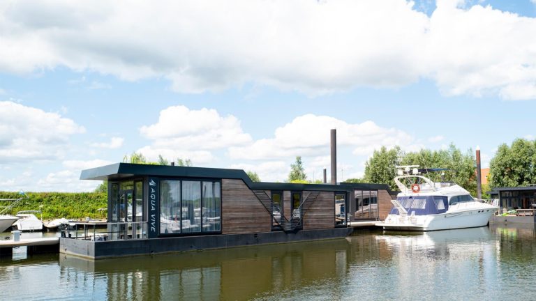 Waterlodge voor 4 pers. in de jachthaven van vakantiepark Marina Strandbad
