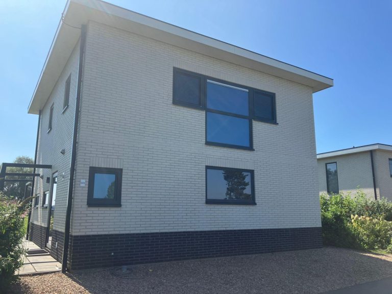 Vrijstaande 8-persoons vakantiehuis op vakantiepark Marina Strandbad