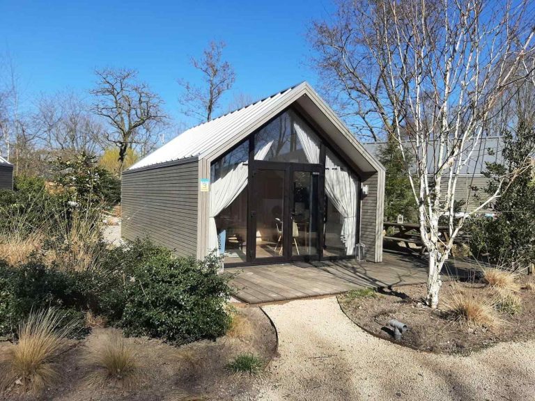 Sfeervolle 2-persoons Tiny House op vakantiepark Bad Hoophuizen aan het Veluwemeer