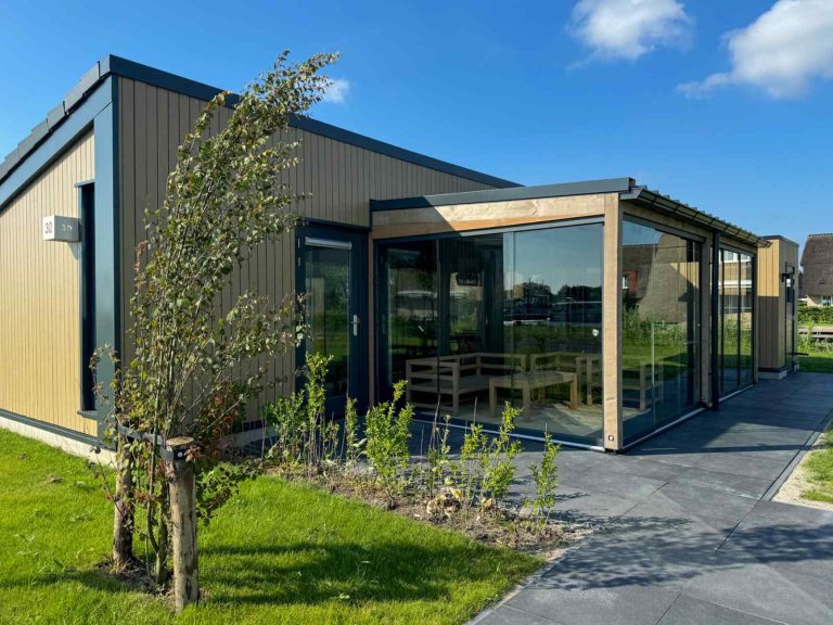 4 persoons Docklodge aan het water met eigen insteekhaven in Delfstrahuizen