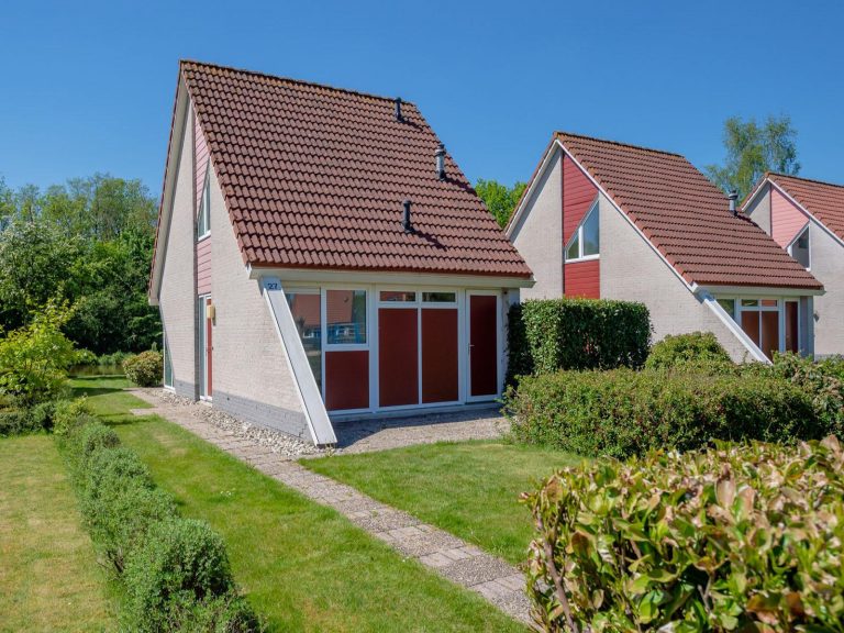 Fijn 6 persoons villa aan het water op Villapark Weddermeer met sauna.