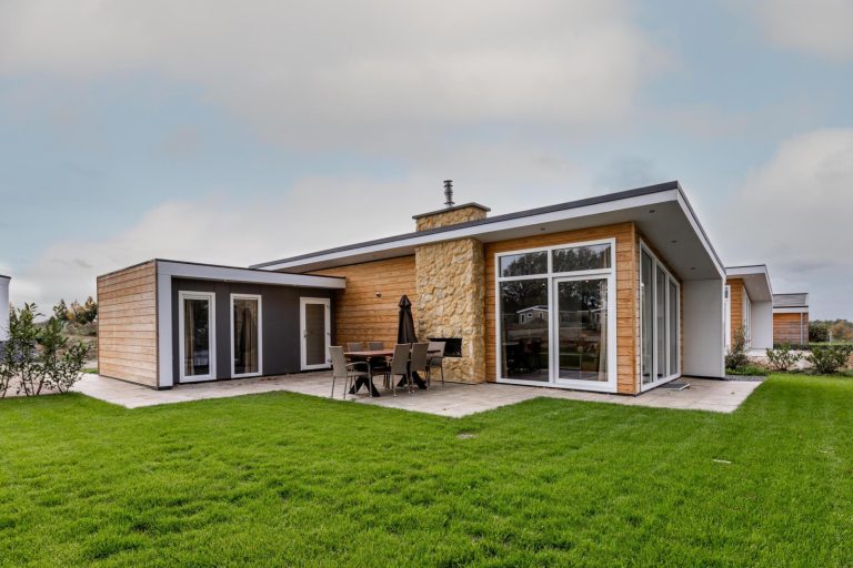 Schitterende L-vormige 6 persoons vakantiehuis in Bemelen nabij Valkenburg