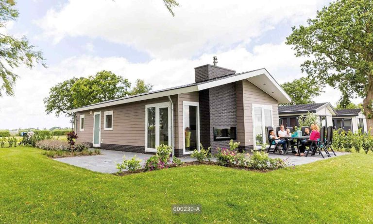 Chalet geschikt voor zes personen op een kindvriendelijk vakantiepark met buitenzwembad