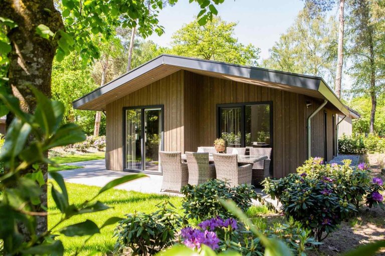 Ruime 4-persoons villa aan de bosrand