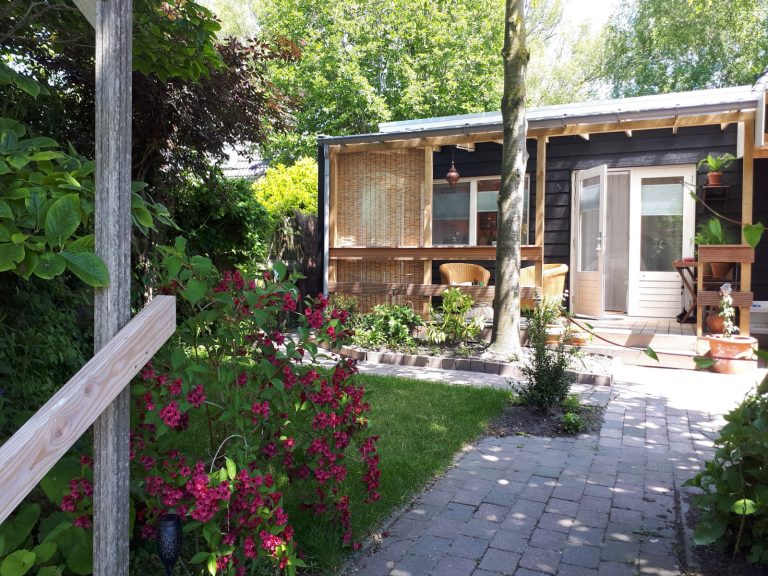 Knus 2 persoons vakantiehuis aan het water gelegen in Andijk