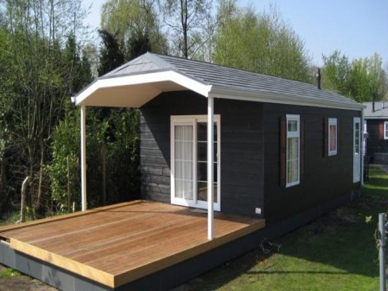 Chalet voor 4 personen aan het water op een vakantiepark in Giethoorn