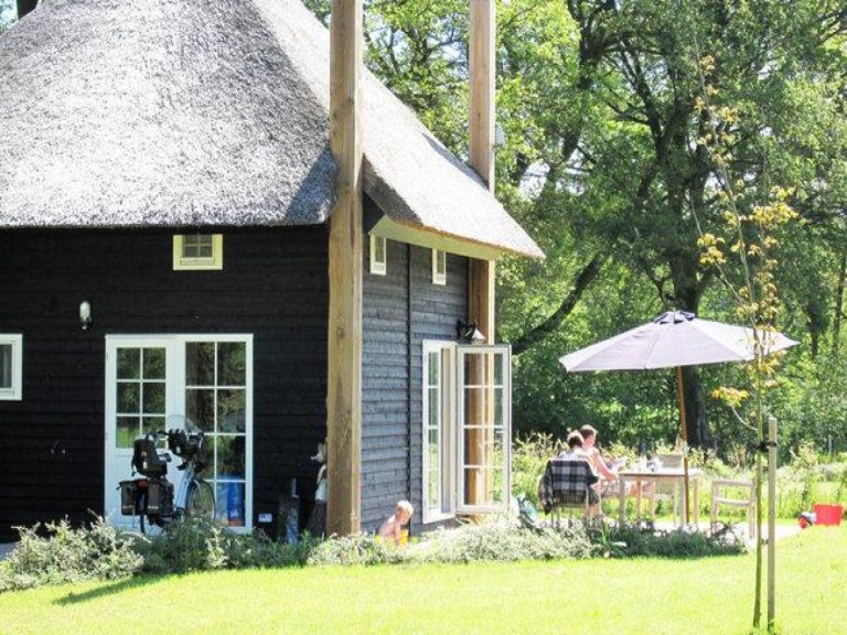 Luxe 5 persoons vakantiehuis in Salland met stoomcabine.
