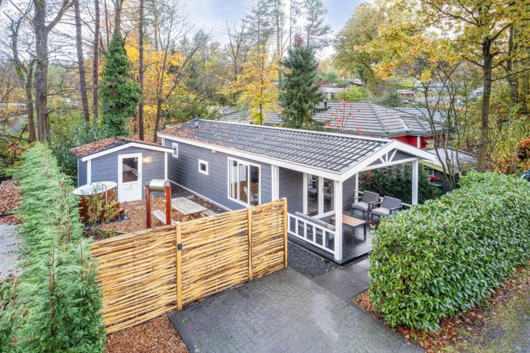 2 persoons lodge met hottub in de tuin op de Thijmse Berg in Rhenen