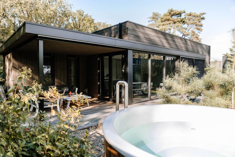 Luxe familie eco-lodge met hottub voor 6 personen op park op de Utrechtse Heuvelrug