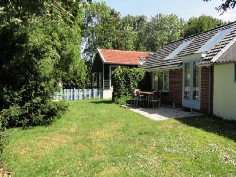 Sfeervol 6-persoons vakantiehuis in Veere 1500 meter van het Veerse Meer