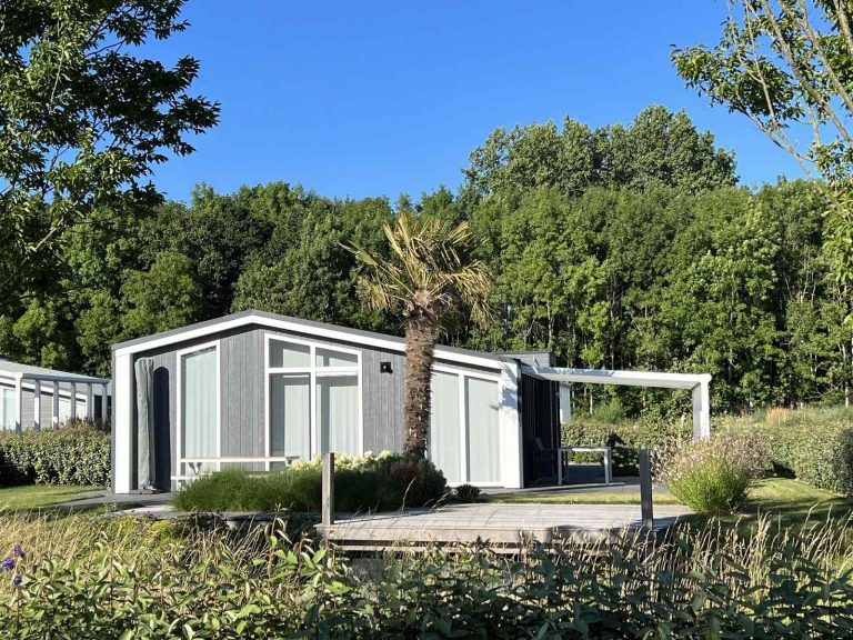 Comfortabele 4-persoons vakantiewoning aan het water in Wemeldinge aan de Oosterschelde