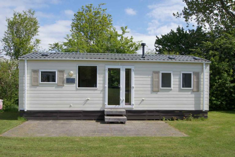 Groot 4-persoons vakantiechalet op mini-camping vlakbij het Veerse Meer en Oostkapelle