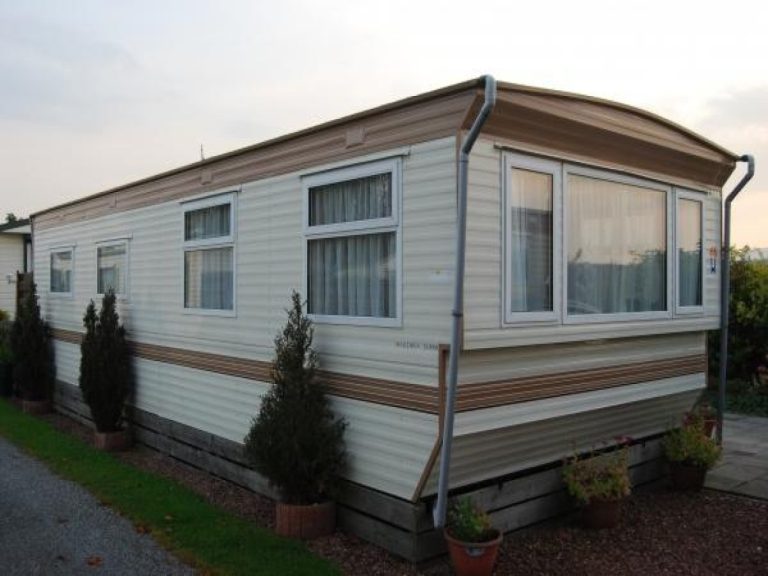 Knus 4-persoons vakantiechalet in Serooskerke op kindvriendelijk familiepark