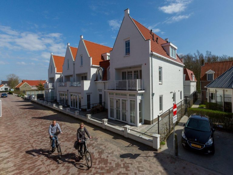 Luxe 6-persoons appartement vlakbij het strand in Dishoek