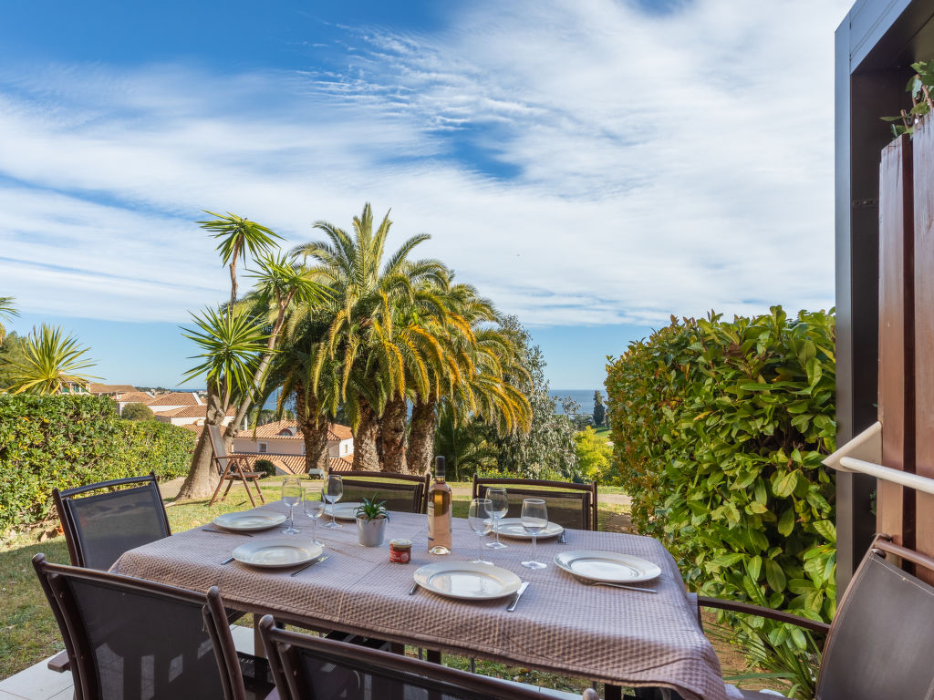 Le Village | Boeken bij Flickmyhouse