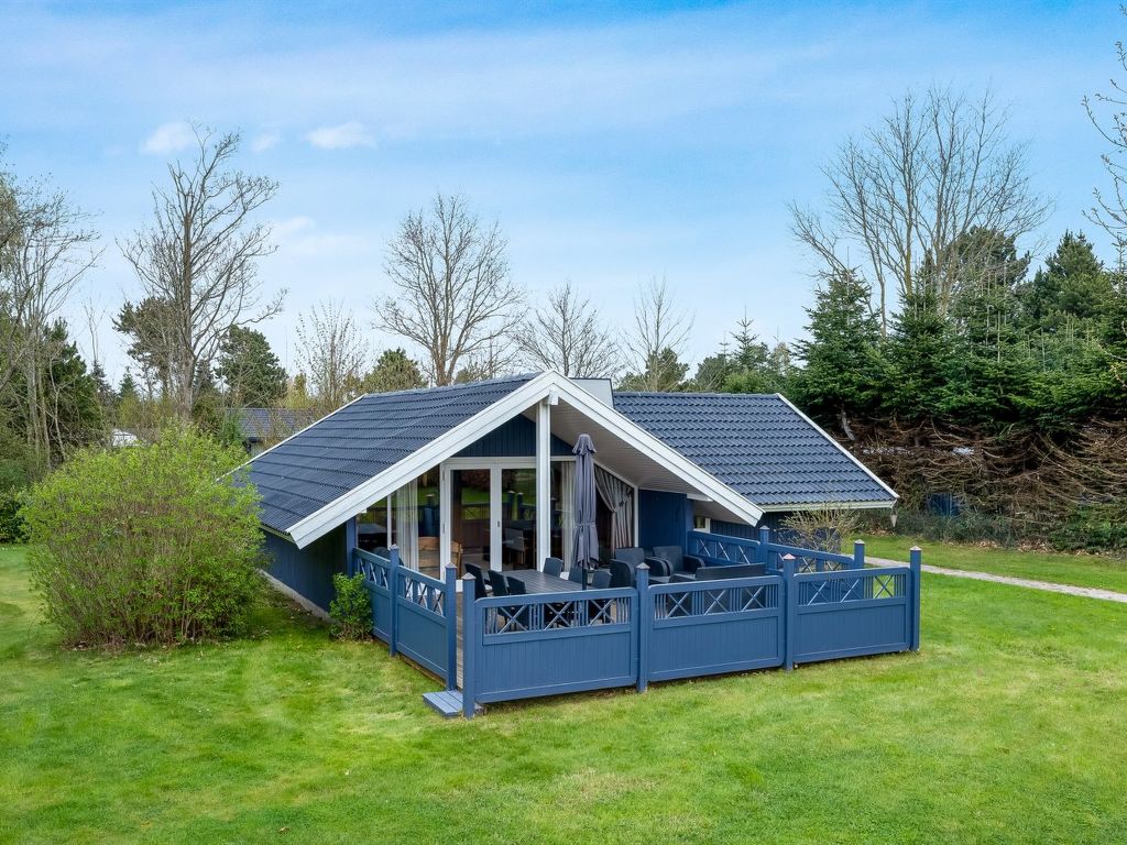 "Ovine" - 900m from the sea | Boeken bij Flickmyhouse