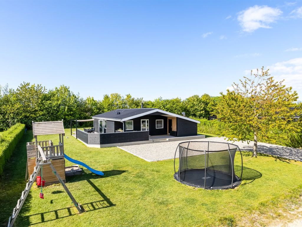 "Helmtrud" - 700m from the sea | Boeken bij Flickmyhouse