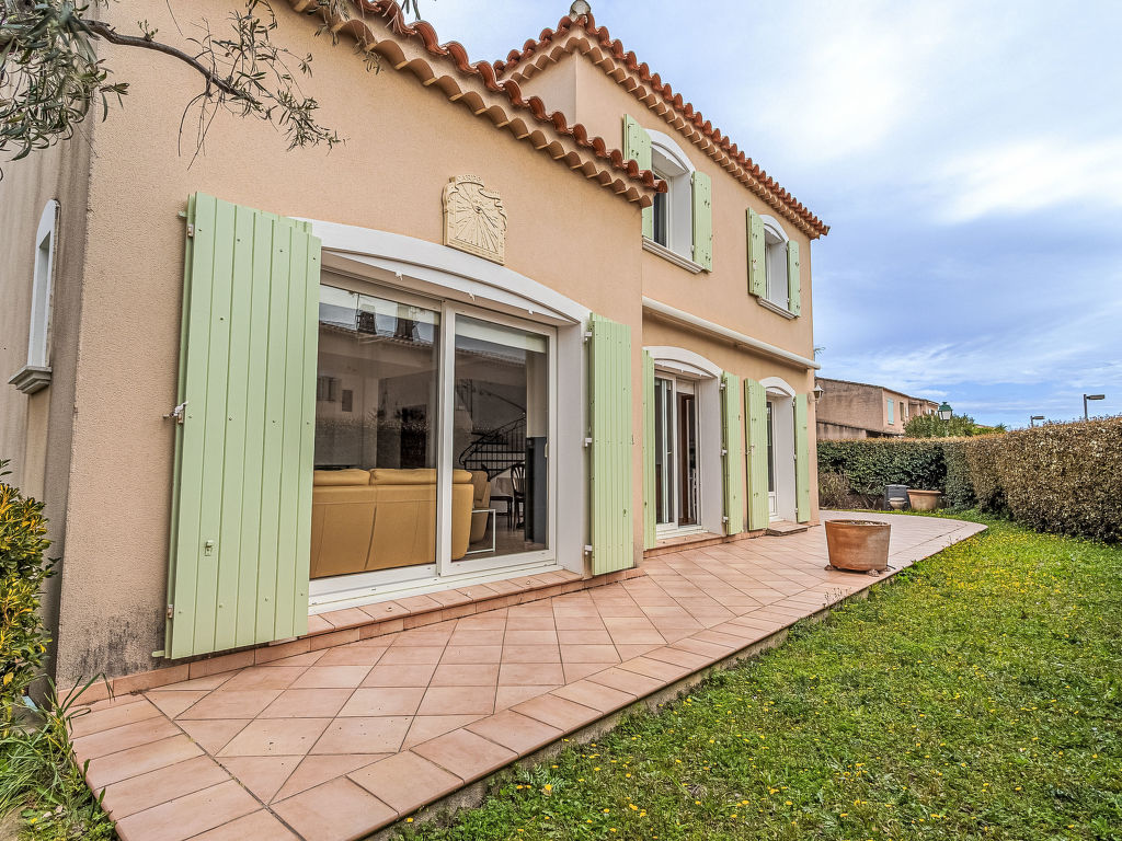 Villa la pivoine | Boeken bij Flickmyhouse