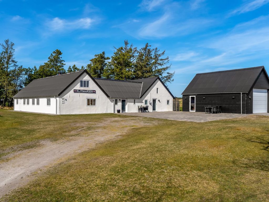 "Elisa" - 1.2km from the sea | Boeken bij Flickmyhouse