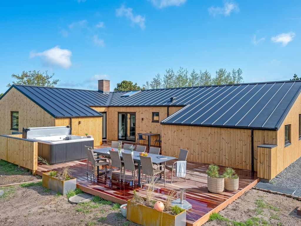 "Gunny" - 500m to the inlet | Boeken bij Flickmyhouse