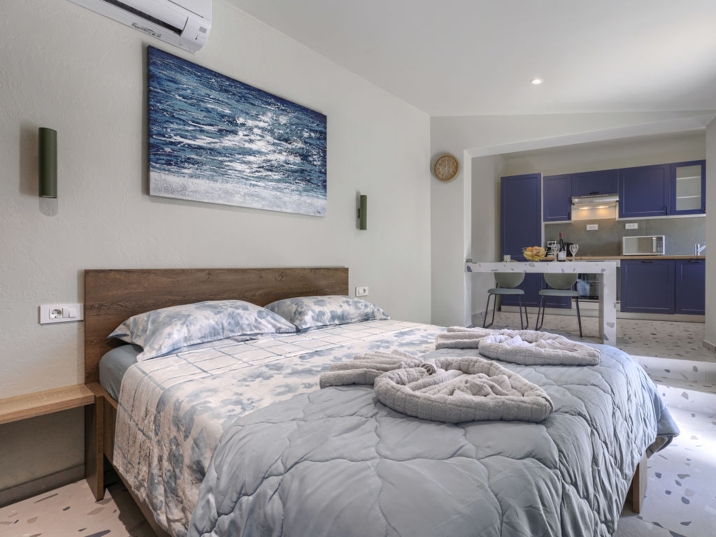 More | Boeken bij Flickmyhouse