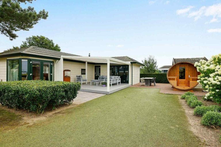 6 persoons chalet met een sauna op een vakantiepark In Nunspeet aan het Veluwemeer