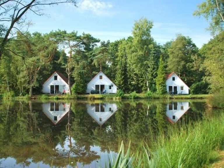 Zes persoons vakantiewoning (Internet mogelijk).