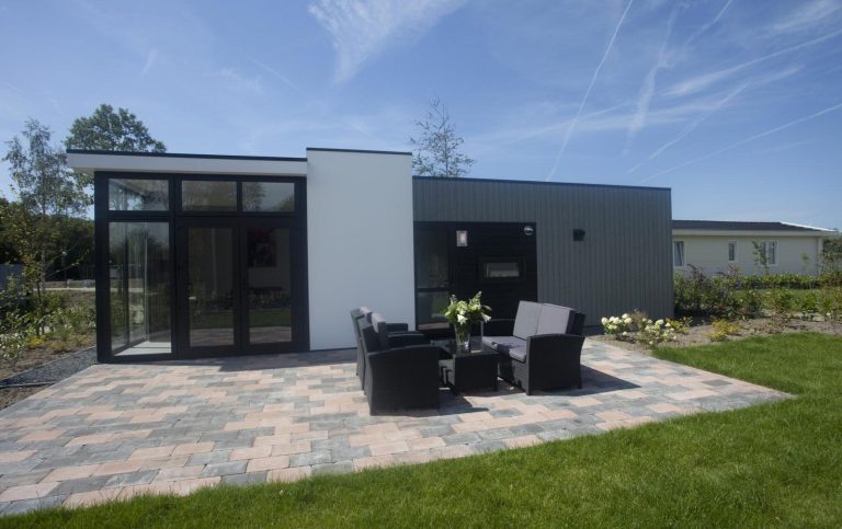 Modern 4 persoons vakantiehuis op vakantiepark Buitenhuizen in Velsen-Zuid nabij Haarlem.