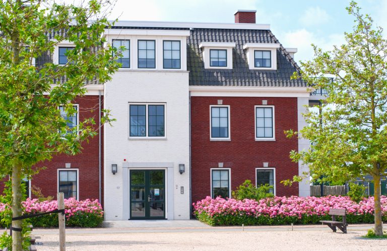 Luxe 4-persoons appartement in Colijnsplaat direct bij het water.