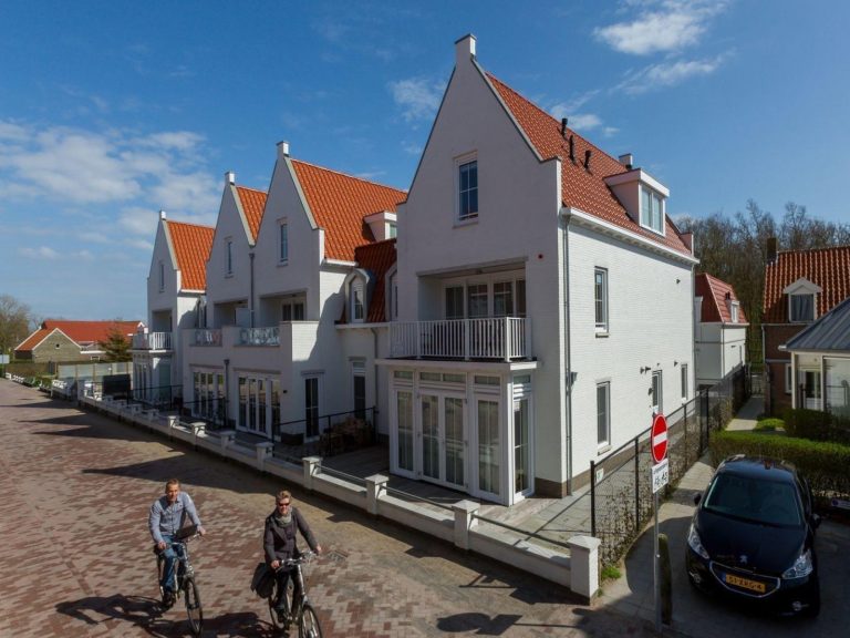 Sfeervol 4-persoons appartement vlakbij het strand in Dishoek