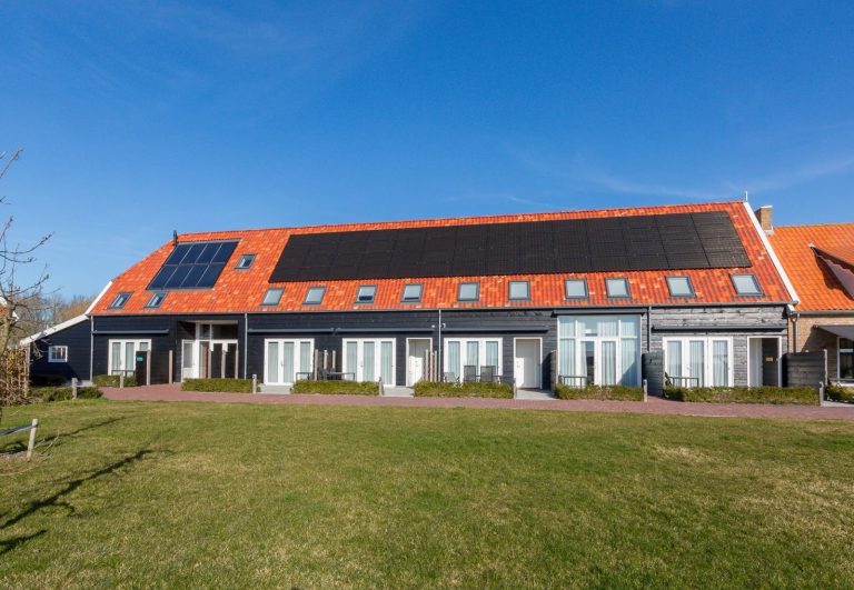 Sfeervol 4-persoons boerderij-appartement vlakbij Oostkapelle