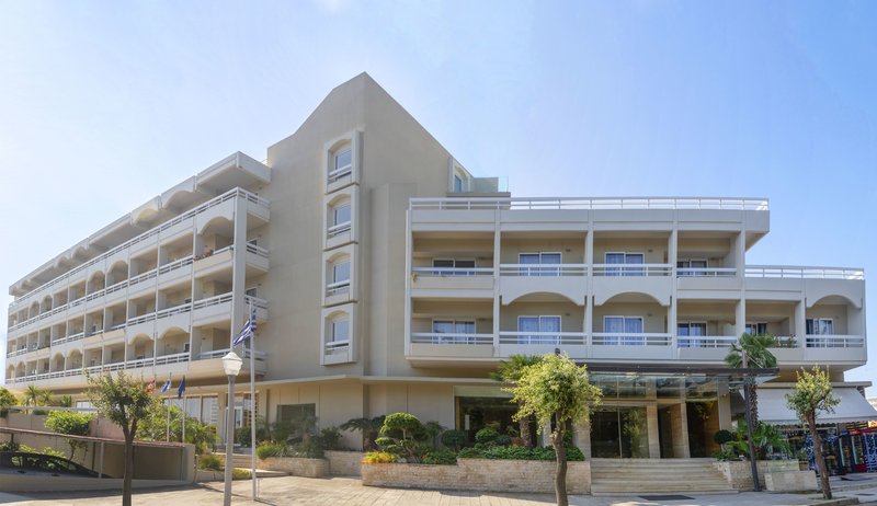 LiggingDit hotel ligt op ongeveer 600 m van het strand