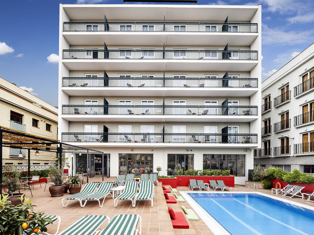 Aqua Hotel Bertran Park | Reserveren bij Fliickmyhouse