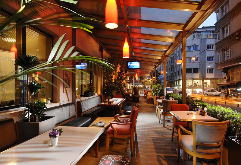 LiggingHet Nippon Hotel heeft een uitstekende ligging