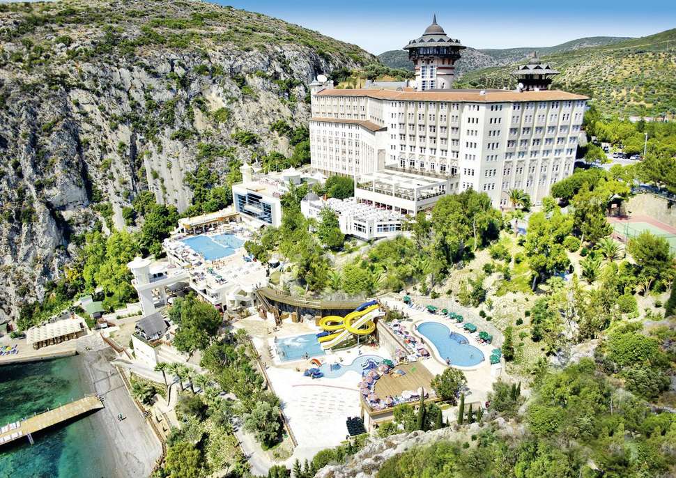 LiggingLadonia Hotels Adakule ligt op een rustige