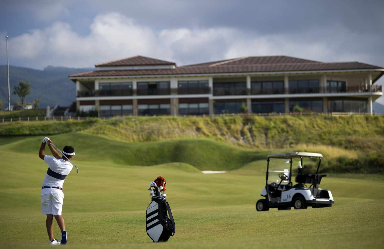 LiggingHet resort verwelkomt de gasten in Kuşadası en biedt in het bijzonder voor ouders met kinderen alle voorwaarden voor een aangenaam verblijf. HotelfaciliteitenHet vriendelijke personeel aan de receptie is graag bij alle vragen behulpzaam. De gasten van het appartementencomplex kunnen van een 24-uurs beveiligingsdienst