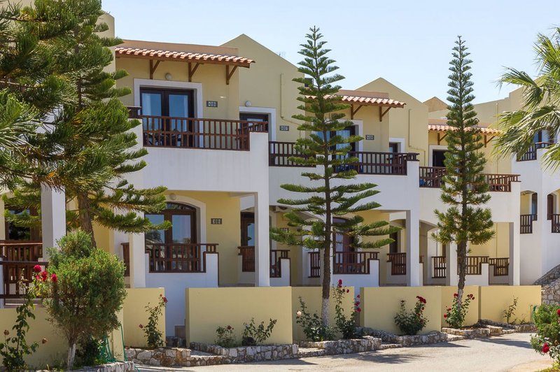 LiggingDit hotel bevindt zich op ongeveer 4 km van het centrum van Almyrida.HotelfaciliteitenAan de receptie in de ontvangsthal staat Engels- en Duitstalig personeel met raad en daad bij. Het voorzieningenaanbod van het hotel bevat een bagagedepot en een kluis. Via Wi-Fi hebben de gasten toegang tot het internet. In de supermarkt zijn producten voor het dagelijks gebruik verkrijgbaar. Op het terrein van het verblijf bevinden zich een mooie tuin en een fraaie speelplaats. Wie met de auto komt