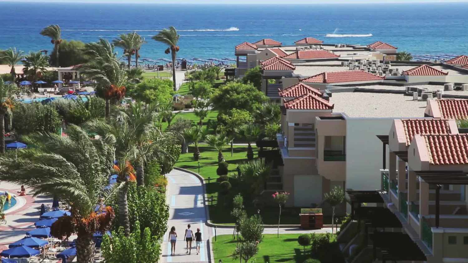 LiggingDit resort ligt direct aan zee