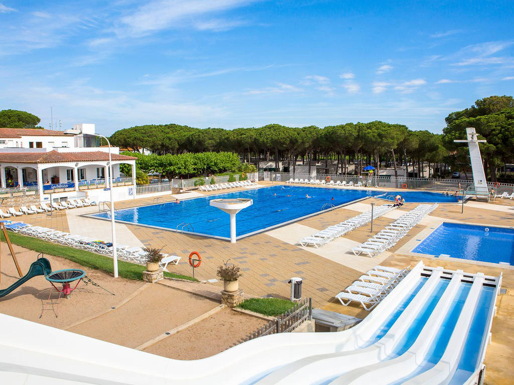 Cypsela Resort | Reserveren bij Fliickmyhouse