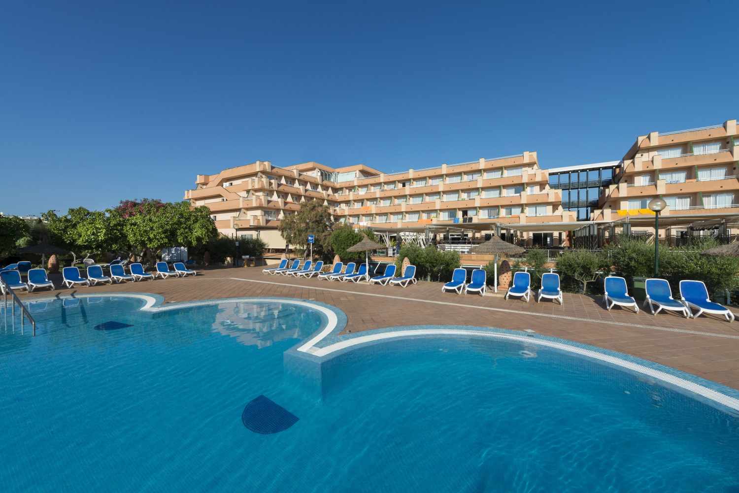LiggingHotel Mariant Park ligt in de badplaats Sa Coma aan de oostkust van Mallorca. De locatie is rustig en dichtbij het strand