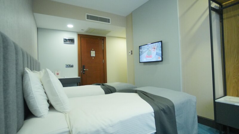 LiggingDeze B & B ligt aan een hoofdstraat