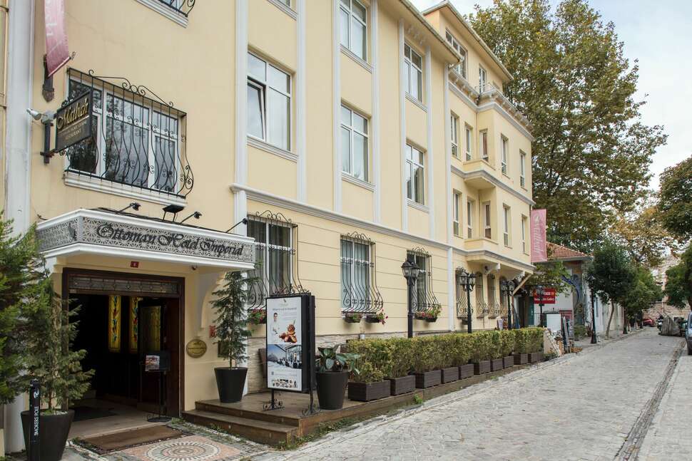 LiggingHet hotel bevindt zich in het hart van de oude stad