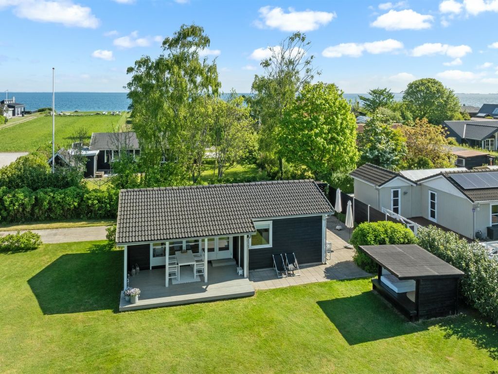 "Iven" - 140m from the sea | Boeken bij Flickmyhouse