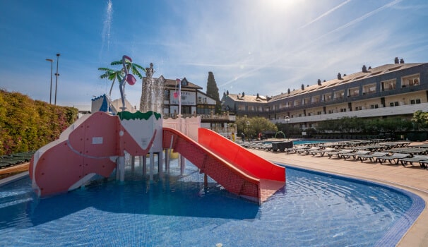 Santa Susanna Resort | Reserveren bij Fliickmyhouse