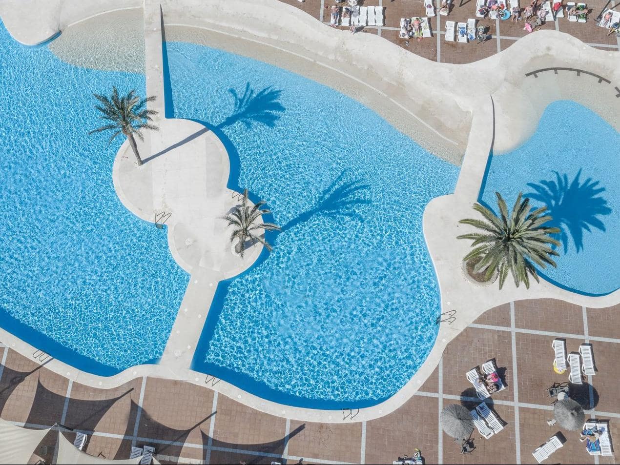 Club Cala Romani | Reserveren bij Fliickmyhouse