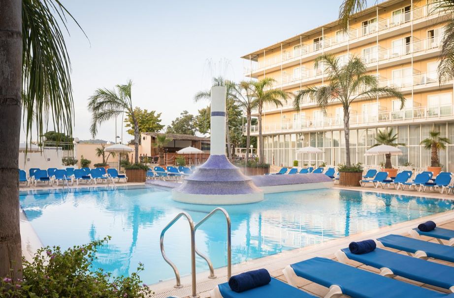 htop Platja Park | Reserveren bij Fliickmyhouse